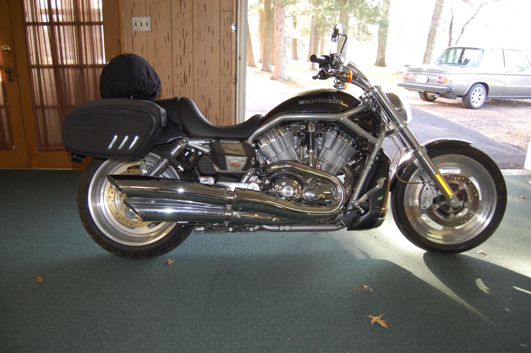 2007 Black /Black Harley-Davidson V-Rod (1HD1HFZ107K) with an 1130 cc V Twin engine, sequential manual transmission, located at 6528 Lower York Road, New Hope, PA, 18938, (215) 862-9555, 40.358707, -74.977882 - Photo #0
